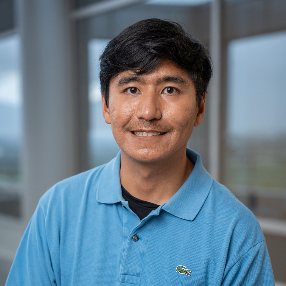 Headshot of Peter Aldana